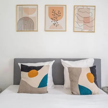 Blue 1 Bedroom #montparnasse #alesia アパート パリ